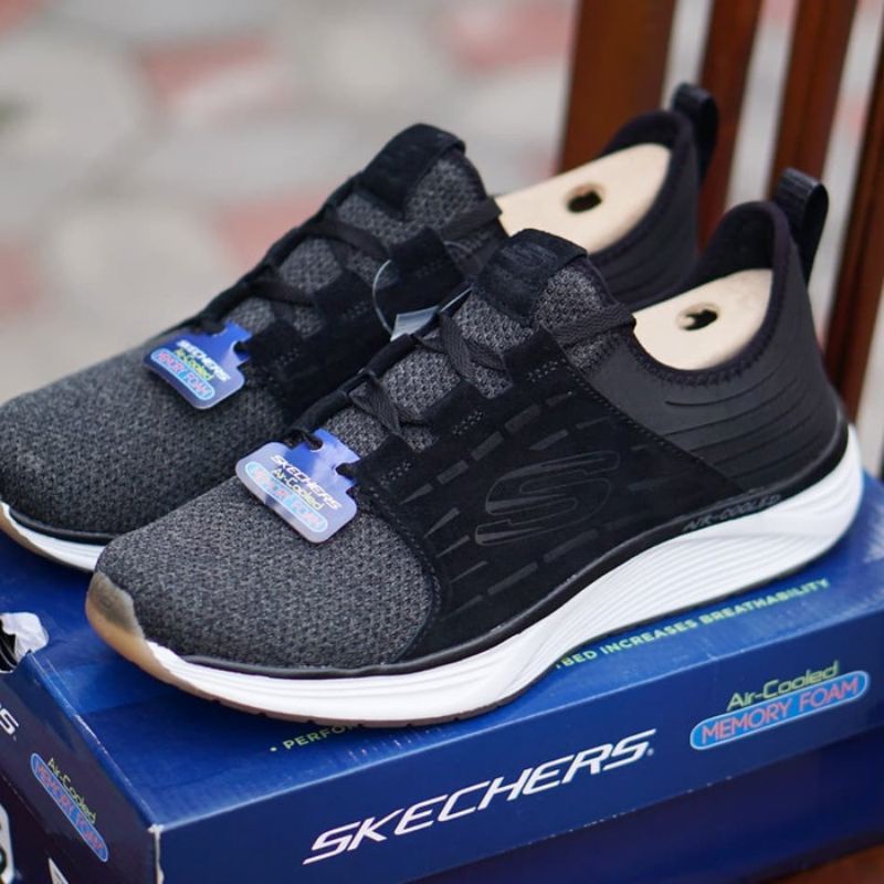 ORIGINAL Skechers Skyline Hitam Putih Black Sepatu Sneakers Pria Running Lari BNIB