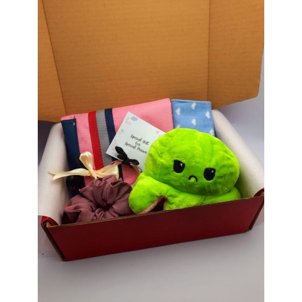 Hampers Cewek Kado Hampers Murah Boneka Gurita Bolak-Balik Giftbox