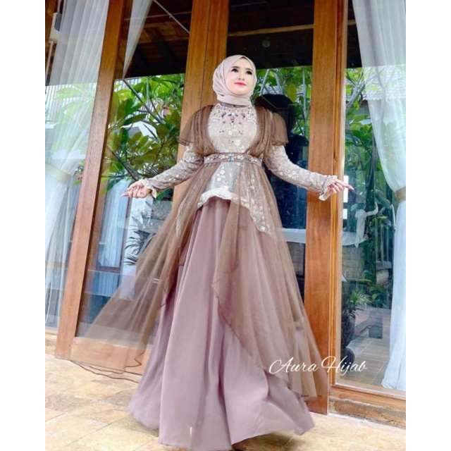shakira gown by aura hijab