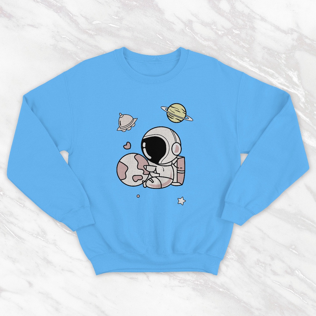 SWEATER ASTRONAUT HUG THE PLANETS / SWEATER WANITA TEBAL