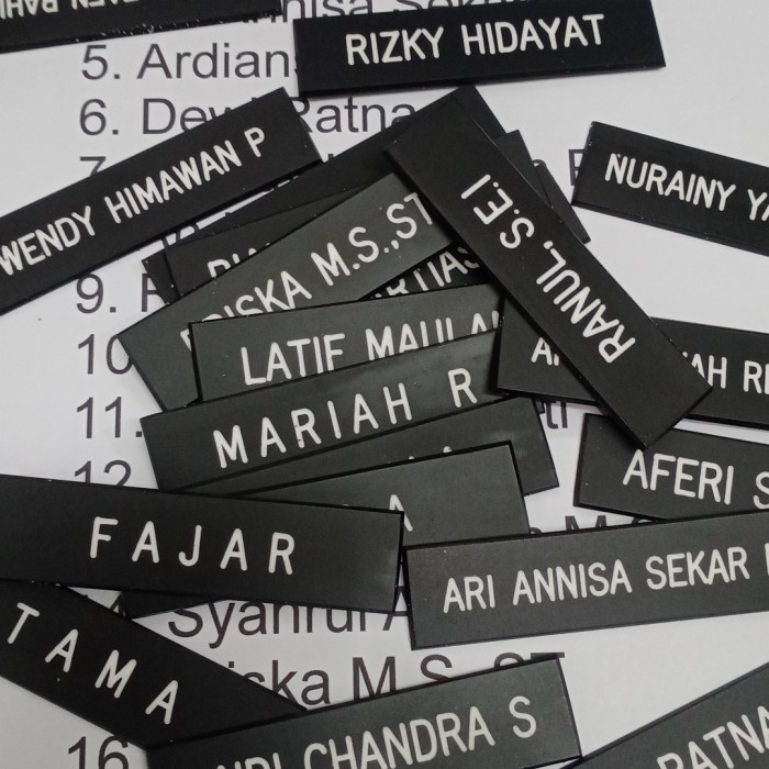 

Murah Nama Dada Doff/Grafir/Magnet Sale!!!