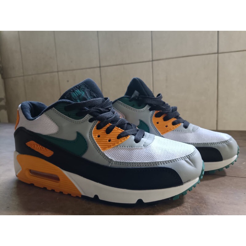 NIKE AIR MAX 90 ESSENTIAL - SEPATU SECOND BRANDED BERKUALITAS