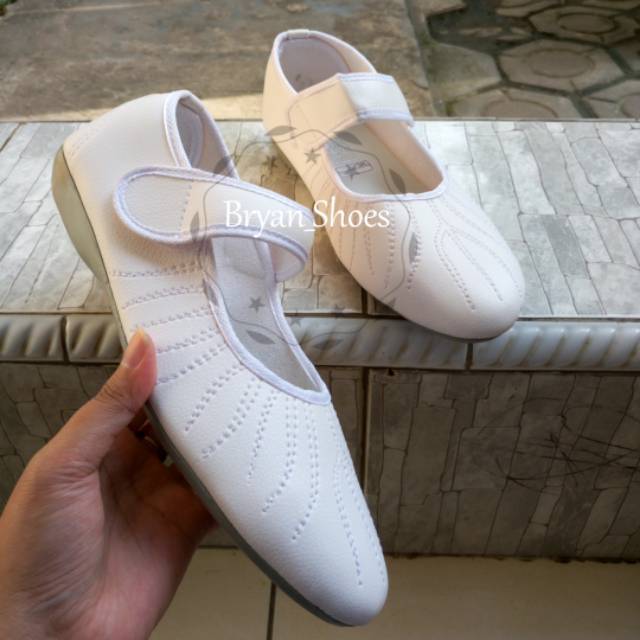 Bryan Sepatu Haji Umrah Flatshoes Putih Bordir Polos Exclusive Ori by Ardha 38-42 PNS Farmasi Kantor