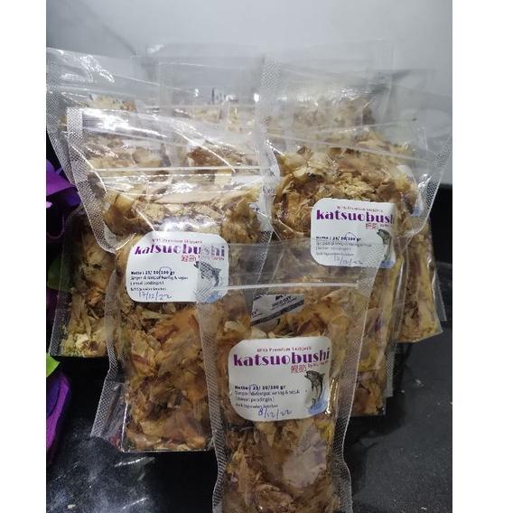 

[H-OJW »] katsuobushi /katsuboshi / ikan cakalang serut / bonito flakes,Taburan ( ikan cakalang serut) Takoyaki ecer, tanpa MSG - bonito flakes grade A katsuobusi-viral