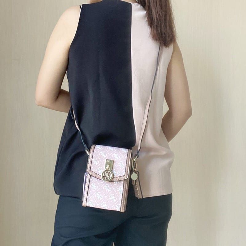 5.5 SALE | GUESSS Phone Sling Bag include box