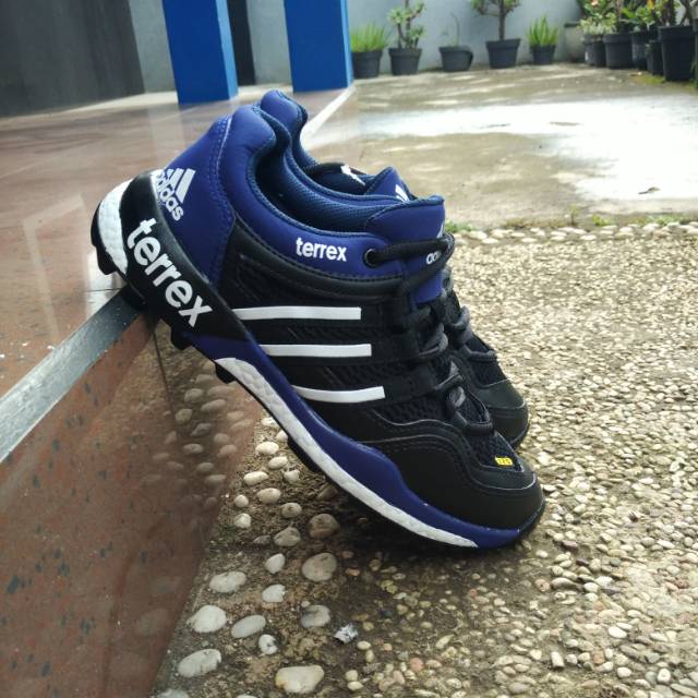 Sepatu Adidas Terrex