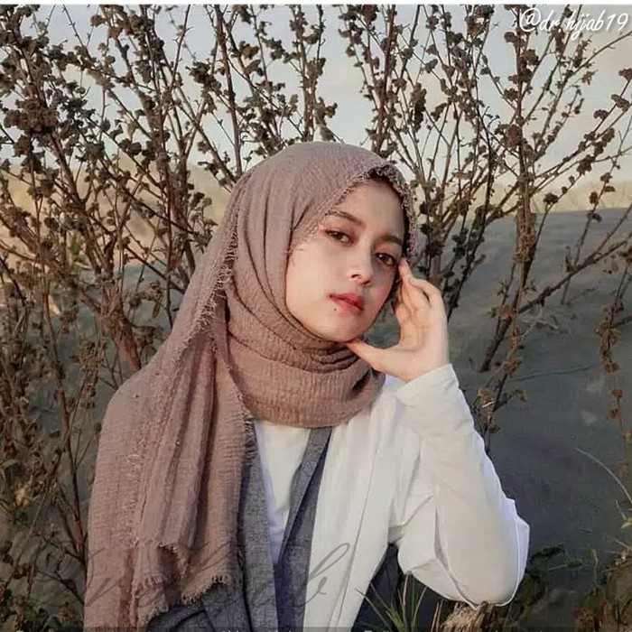 CUCI GUDANG HIJAB CRINGKEL IMPORT MURAH  / JILBAB CRINGKLE  / HIJAB KEKINIAN /HIJAB TERBARU / OOTD