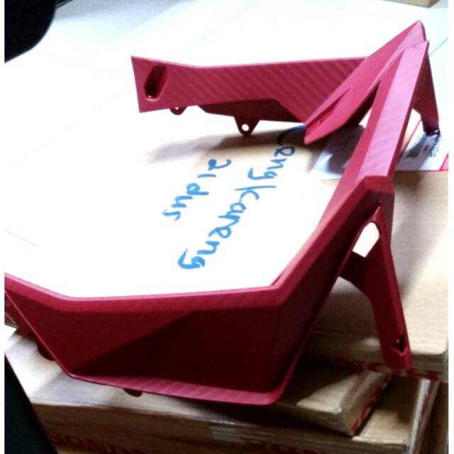 Garnish FR Merah Ori Honda Vario 150/125 Esp Body Part