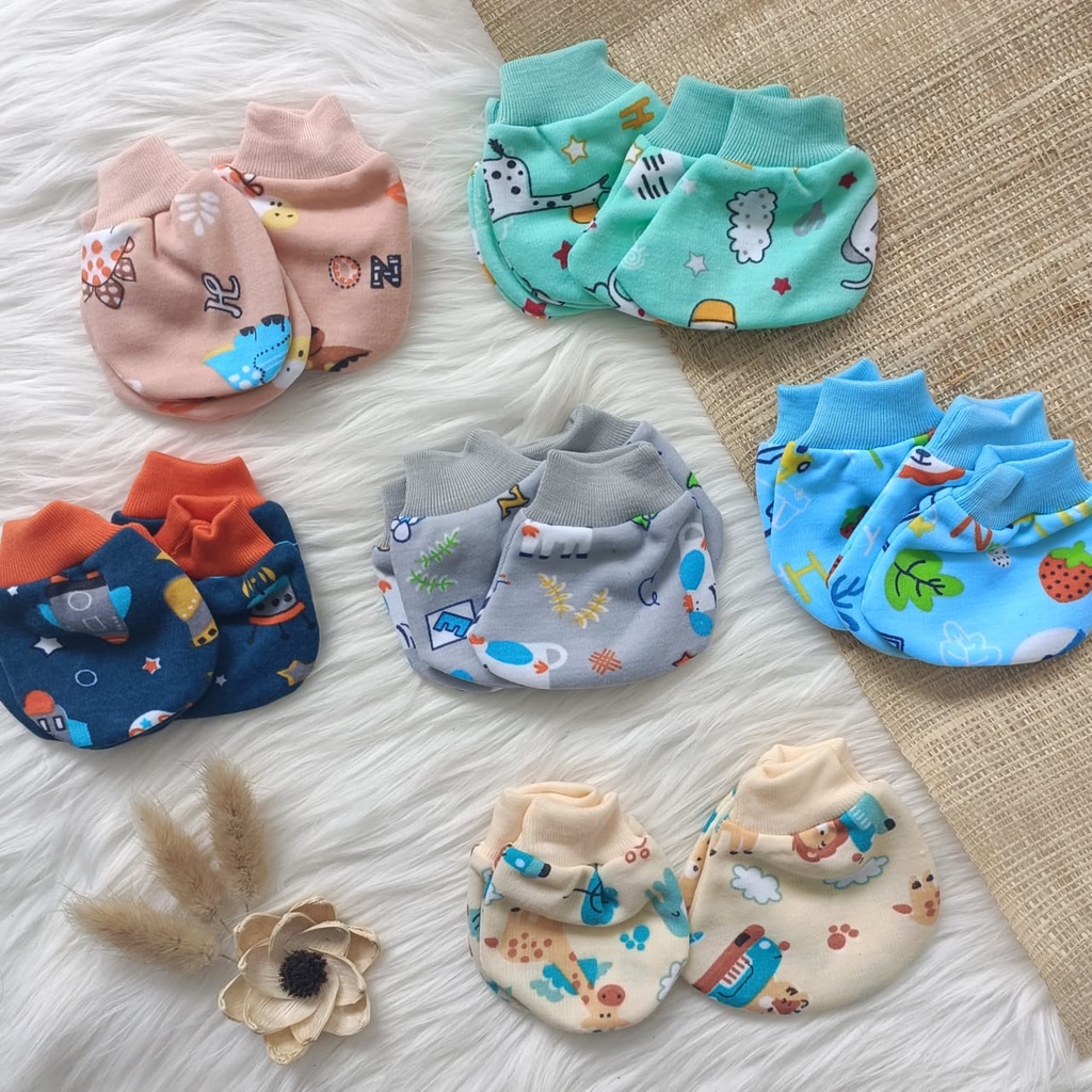 Set premium 3 in 1 bedong bayi sarung tangan sarung kaki bayi topi kupluk bayi newborn