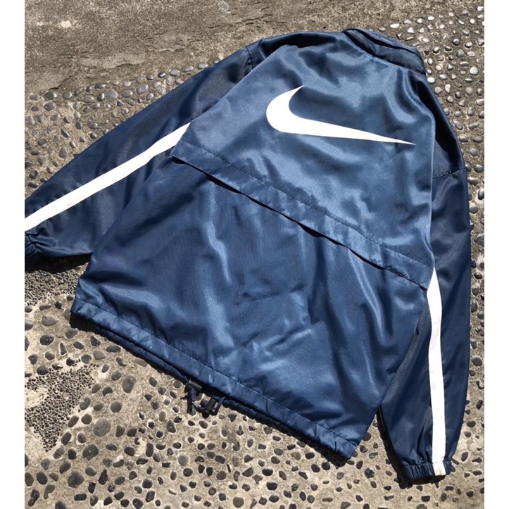 vintageNikeWindbreaker
