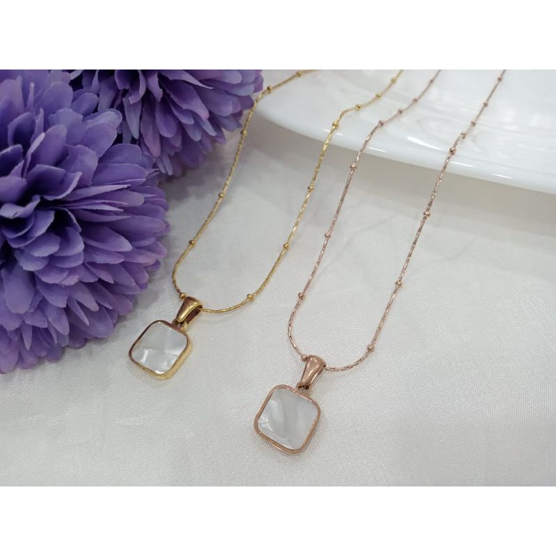 kalung titanium fashion persegi putih