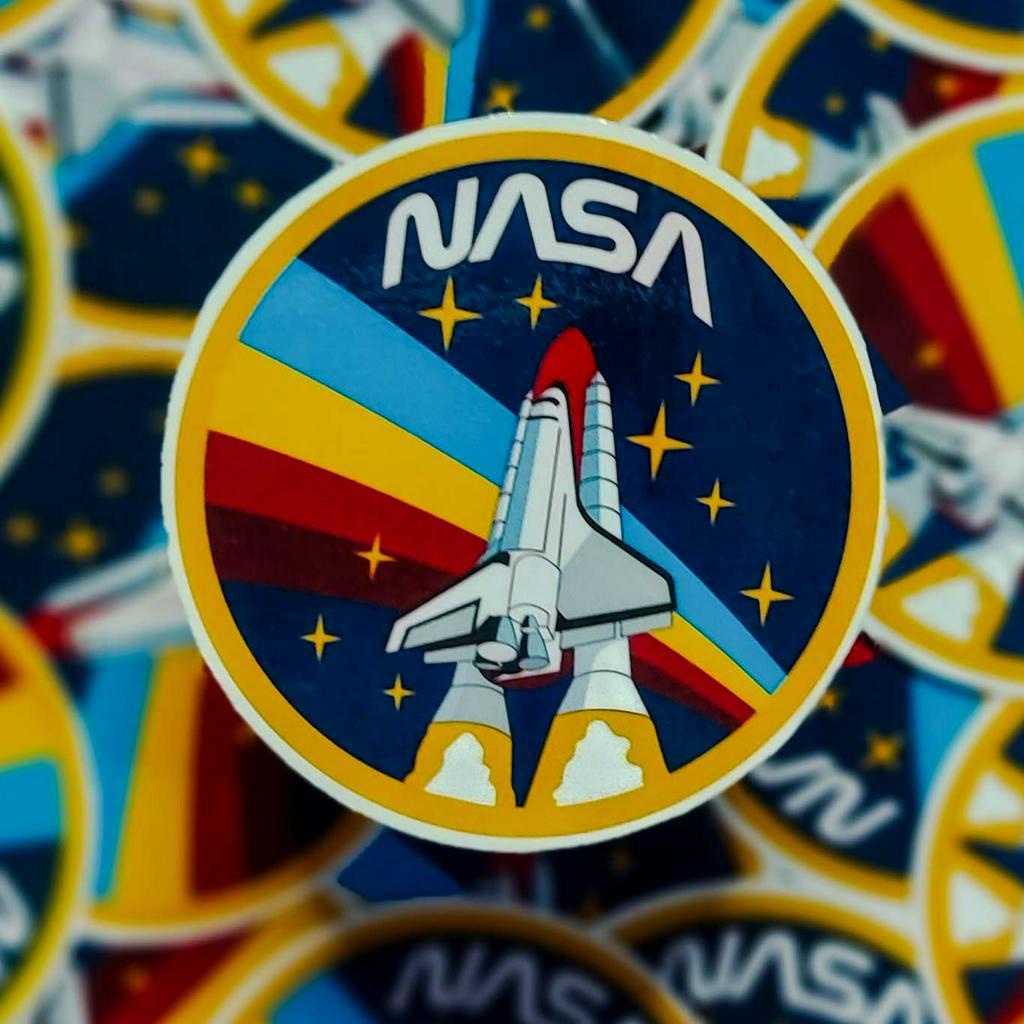 

Sticker NASA ROCKET Kualitas Anti Air Anti Gores Stiker Lucu - Laptop/ Jurnal/ Tumbler/Koper/Cermin/ Kulkas DLL