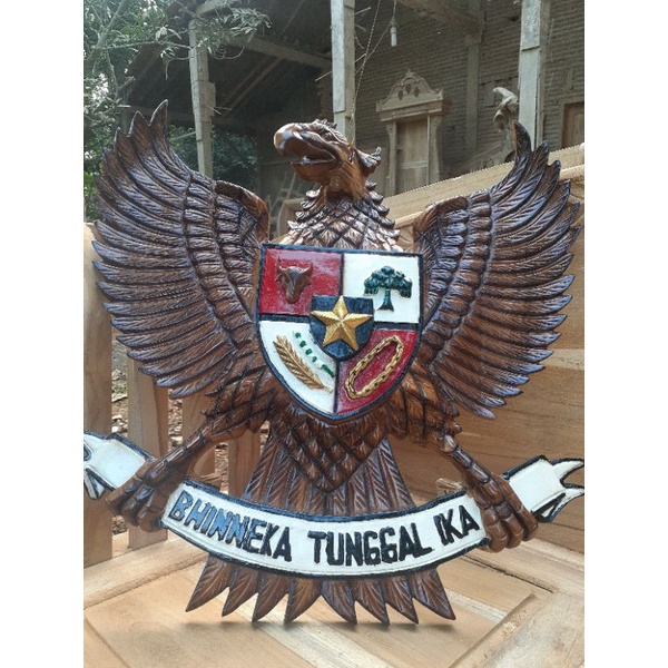 Hiasan dinding patung GARUDA PANCASILA kayu jati, miniatur ukuran 40cm