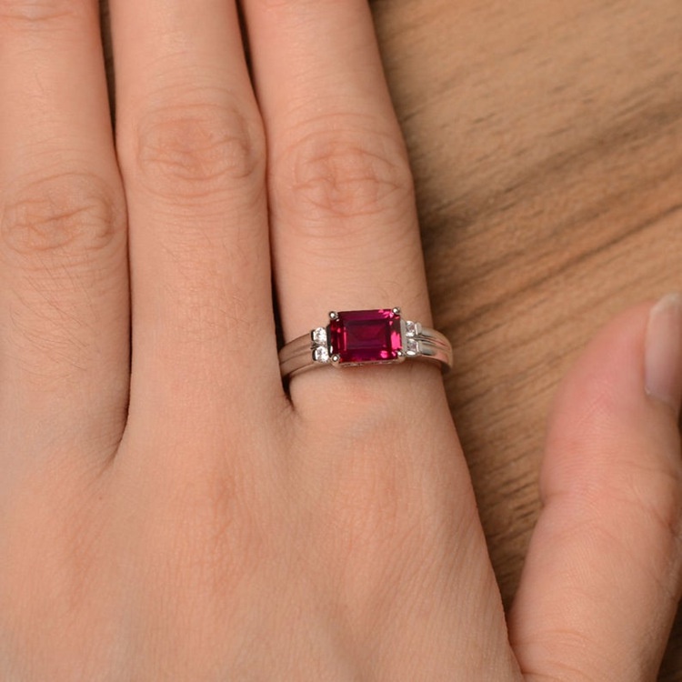 Cincin Kristal Ruby Diamond Bahan Titanium Steel S925 Untuk Wanita