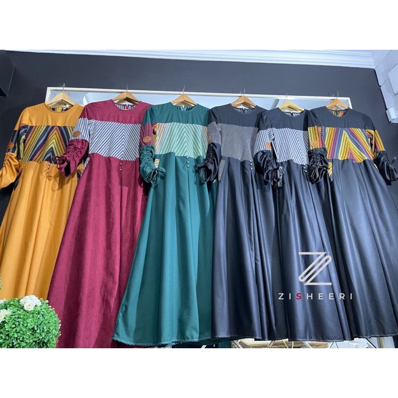 Zisheeri Klenting sari