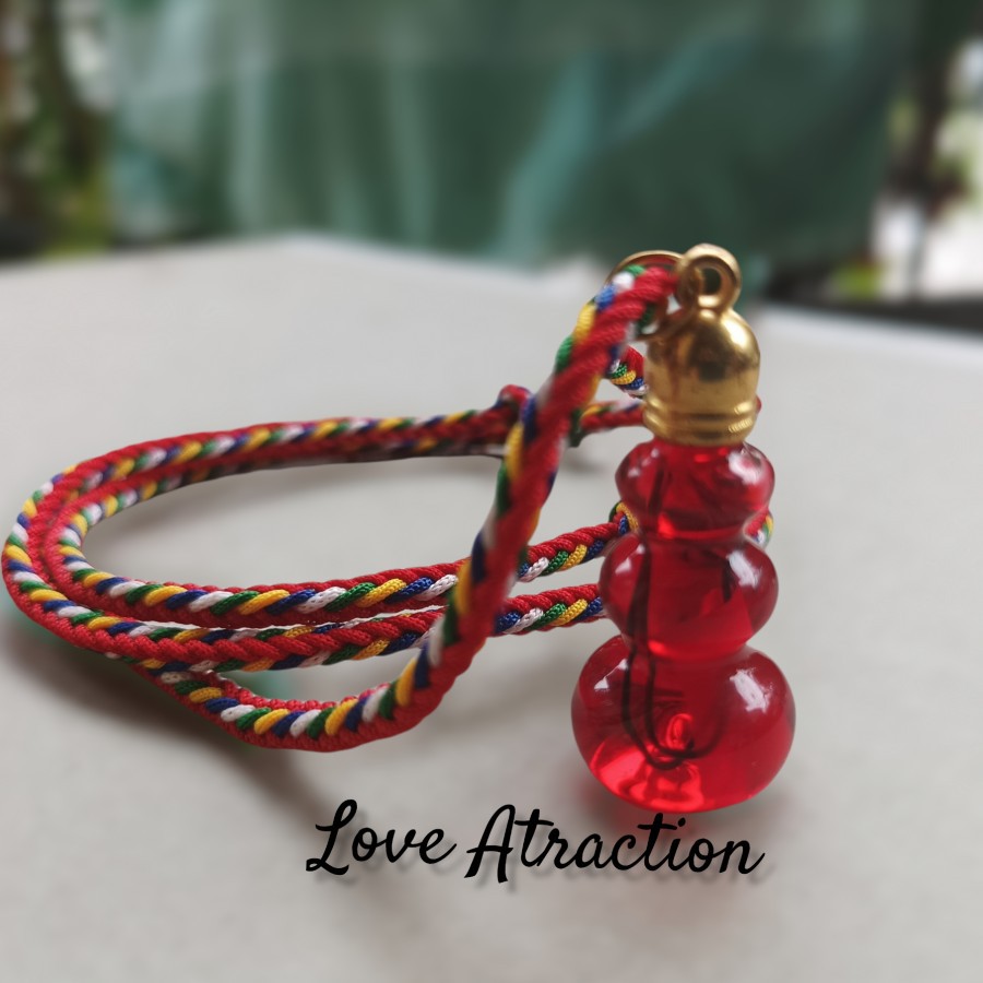 Kalung Love Atraction Benang Pancawarna