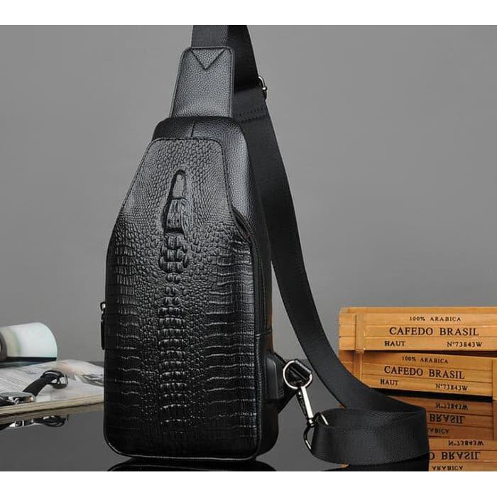CUCI GUDANG TAS SELEMPANG PRIA MOTIF KULIT BUAYA USB PORT IMPORT - HITAM 