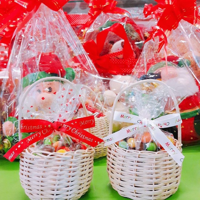 

Keranjang coklat natal / bingkisan natal