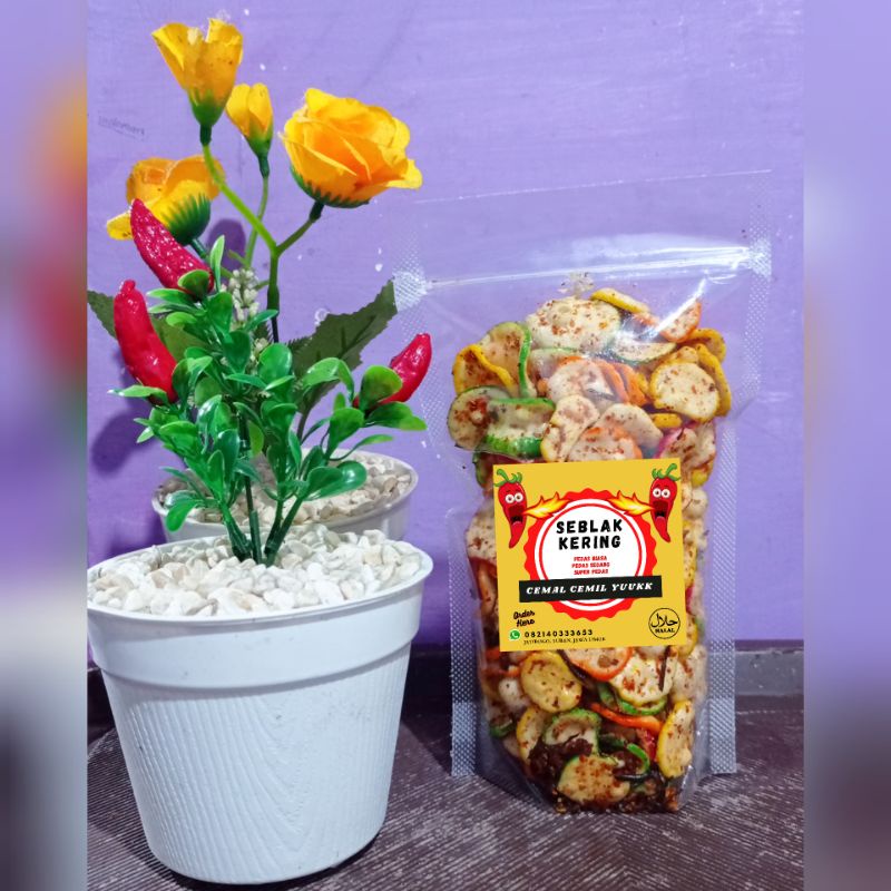 

Seblak Kering /kerupuk seblak. camilan ringan/kerupukbantet