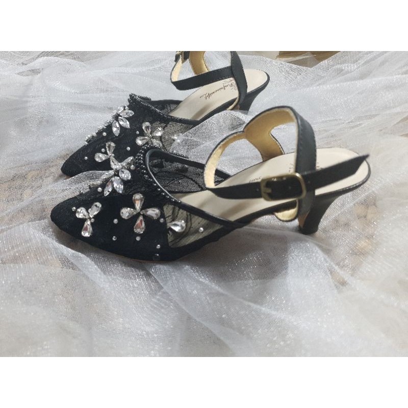 sepatu wedding hitam sepatu wanita yuna