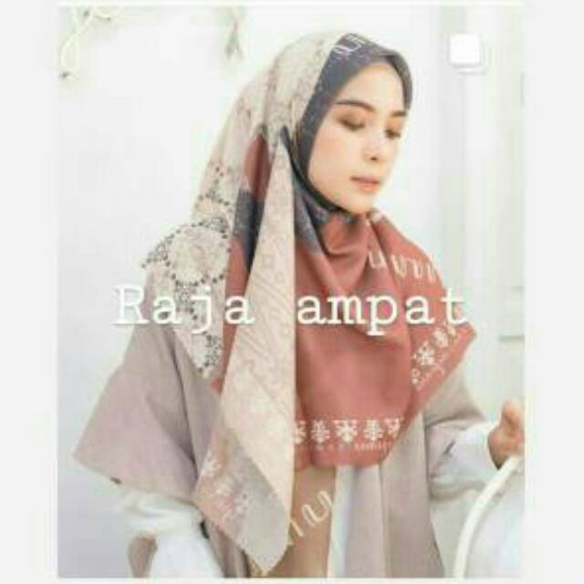 Minor Kanaka scarf wearing klamby