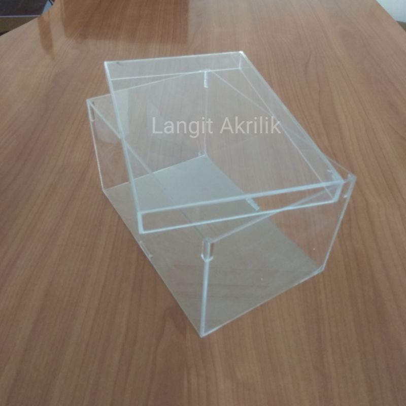 

AKRILIK BOX CUSTOM