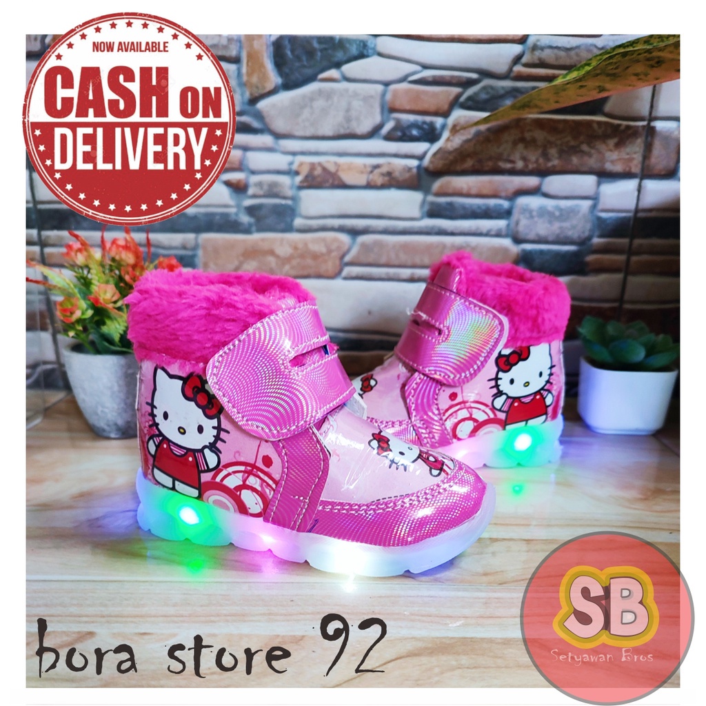 Sepatu LED Lampu Anak Perempuan / Sepatu Boot Bulu Bergambar Karakter Lucu 1-5 Tahun COD