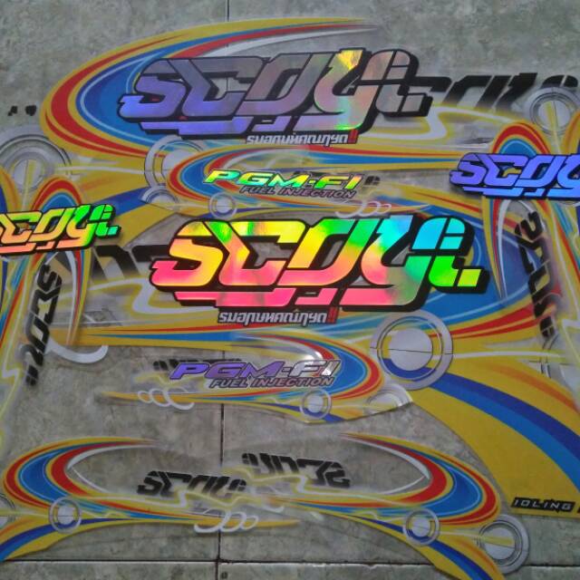STRIPING HOLOGRAM SCOOPY 846