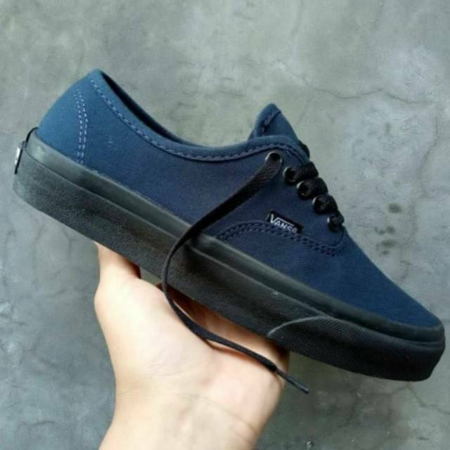 SEPATU43 VANS AUTHENTIC FULL BLACK HITAM POLOS WHITE PUTIH OLDSKOOL ERA SK8 PREMIUM BNIB ICC IFC DT