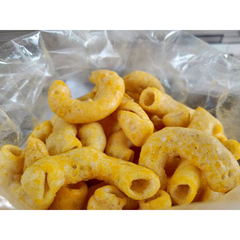 

camilan makaroni kriuk khas Trenggalek