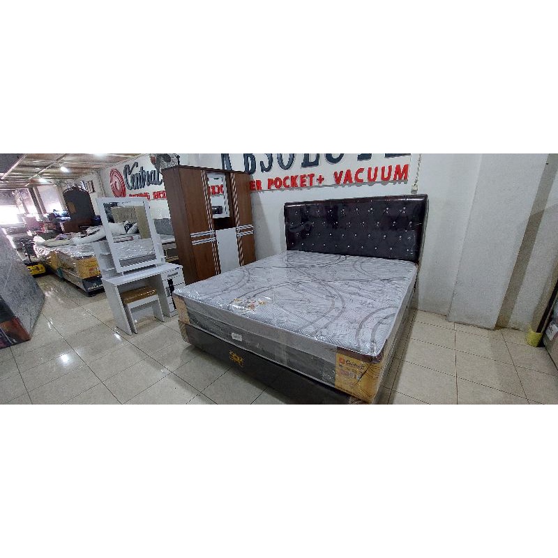 Springbed Central satu set dengan lemari dan meja rias