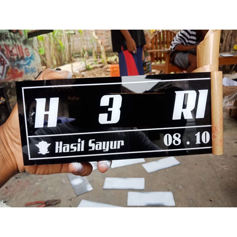 Plat nomor akrilik custom ( satu )