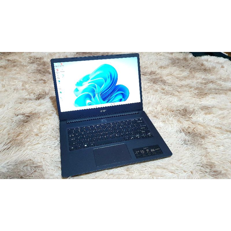 LAPTOP ACER ASPIRE 3 SSD 256GB SLIM MODEL  (SEPERTI BARU) FULLSET