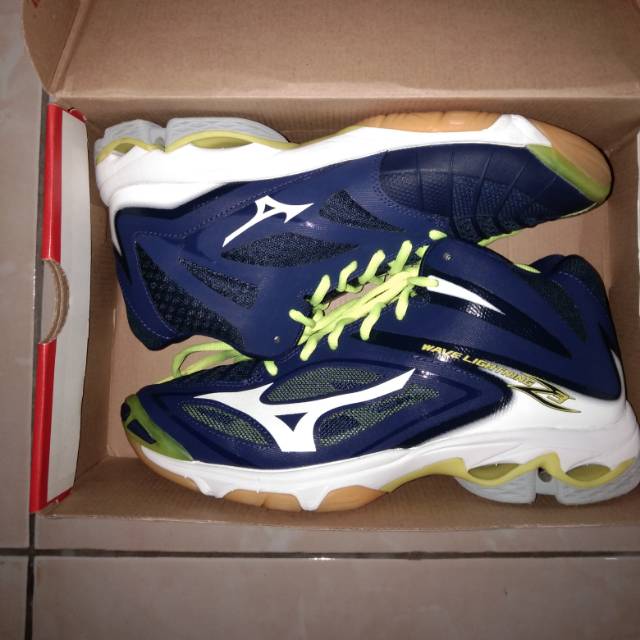 Sepatu voli Mizuno wlz3 bekas second