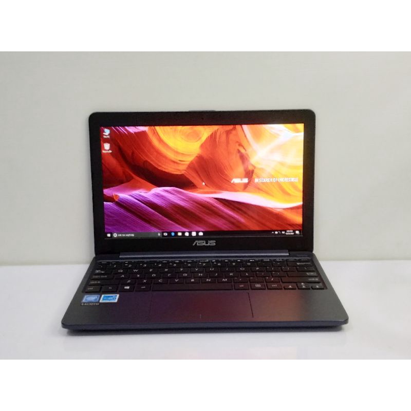 LAPTOP ASUS E203NAH RAM 4GB/HDD 500GB MULUS LIKE NEW
