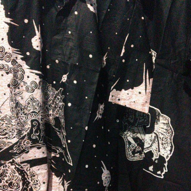 Kemeja Batik Pria Modern Motif Wayang Hitam Putih Cream