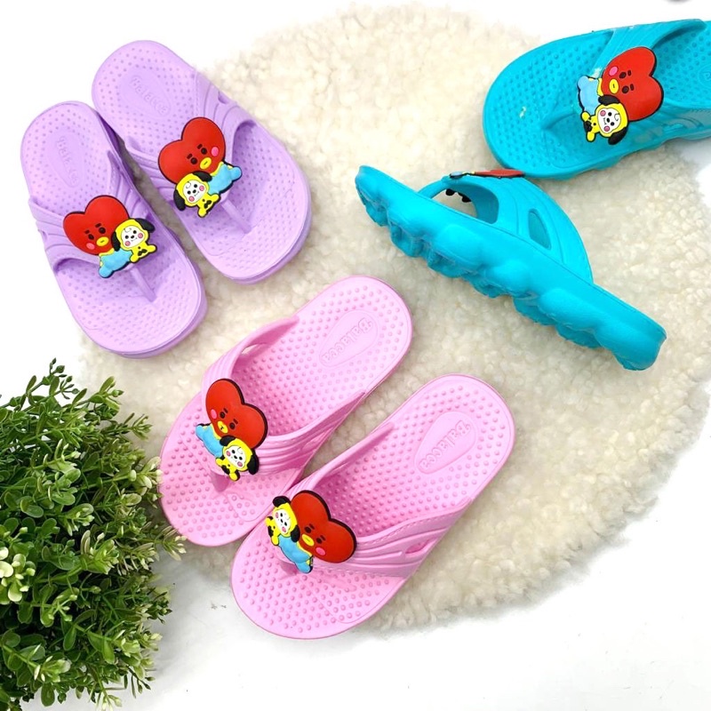 Sandal jepit Anak Perempuan Bahan Karet Karakter BTS Terbaru UK.24-29