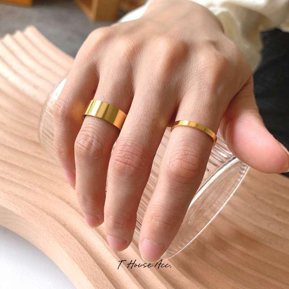 Needway Wanita Cincin Trendi Pasangan Sederhana Baja Titanium Emas Perhiasan Fashion