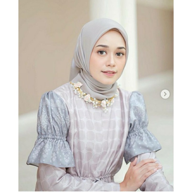 TWOTONE eggsalt tas olala vanilla hijab
