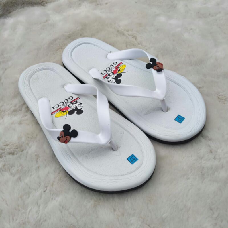 sandal jepit karakter micky