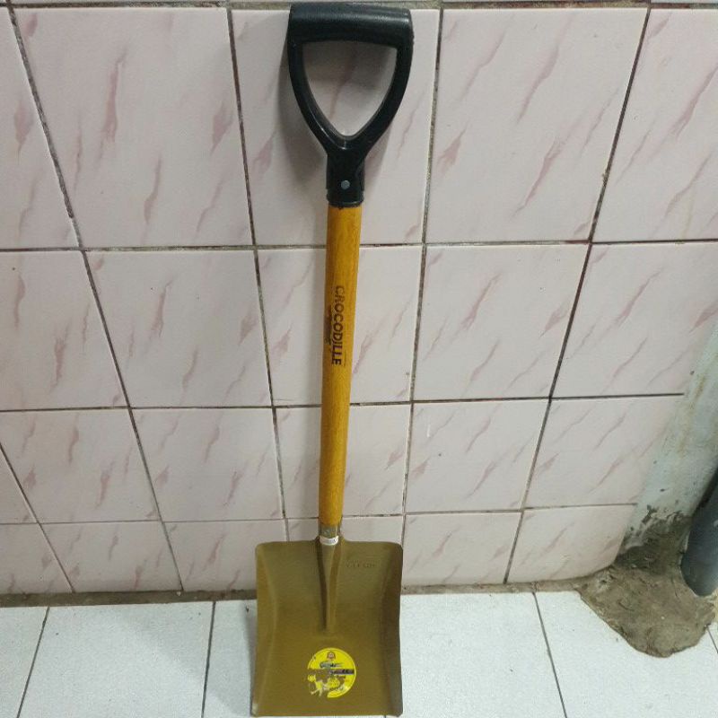 CROCODILE SEKOP RATA GAGANG KAYU