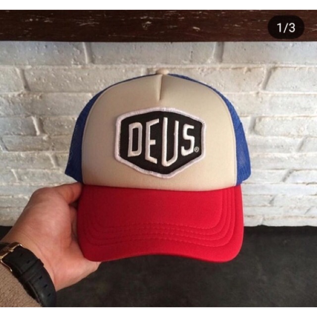 Deus bayland trucker biru