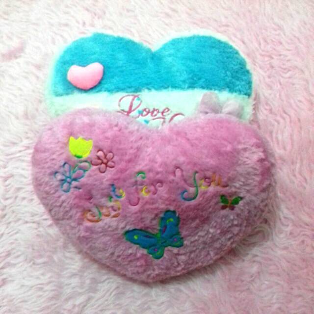 Boneka bantal LOVE Pink
