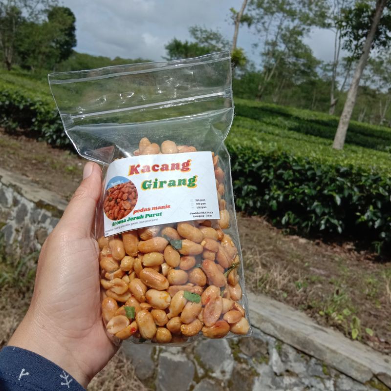 

kacang Girang kemasan ekonomis/travel pack/kacang goreng bumbu pedas manis