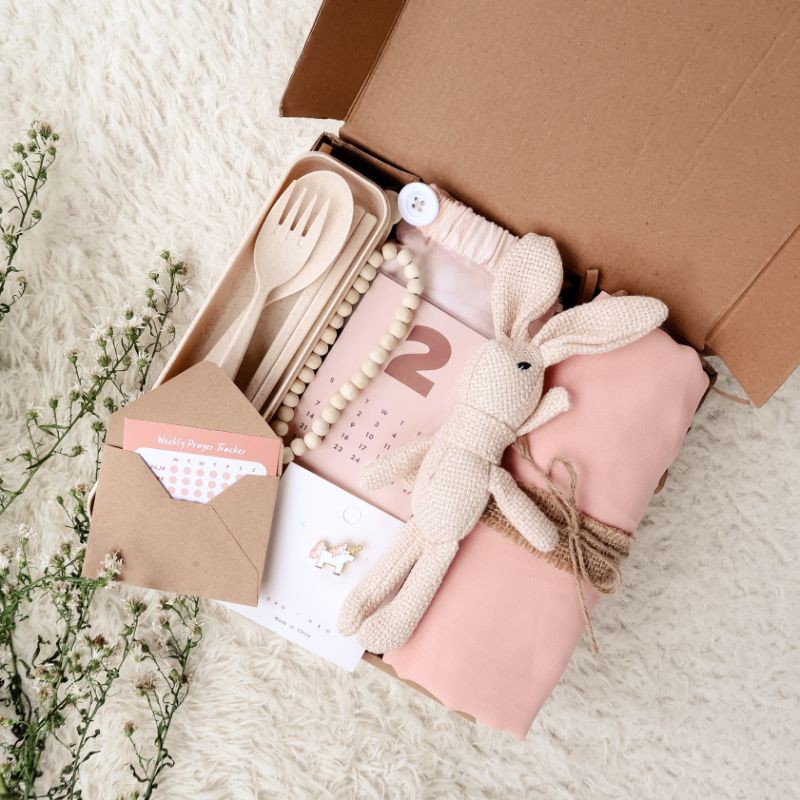 

Hampers / Gift Box / Kado ulang tahun / Birthday Box / Hampers Lebaran / Canolla Box
