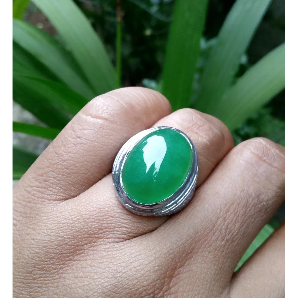 Cincin Batu Giok Hijau Dengan Ring Tanam