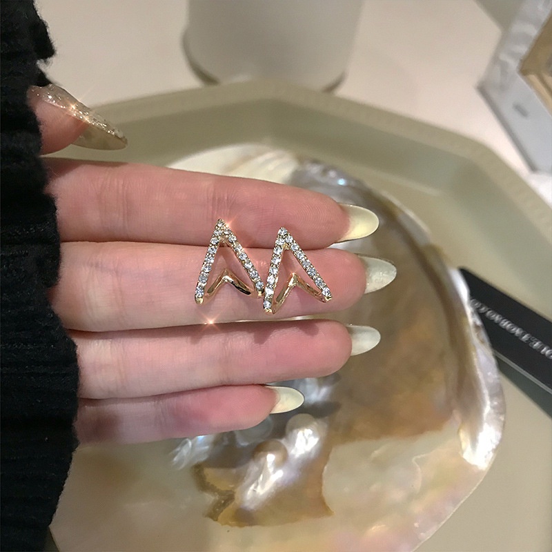 Anting stud 925 silver needle Bentuk Empat Cakar Hati Aksen Mutiara Berlian Imitasi Gaya Korea Untuk Wanita