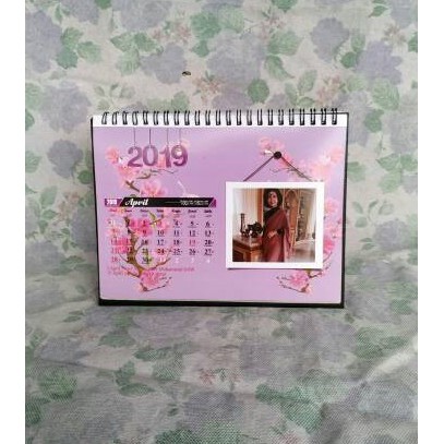 

Kalender Meja 2025 Bebas Custom