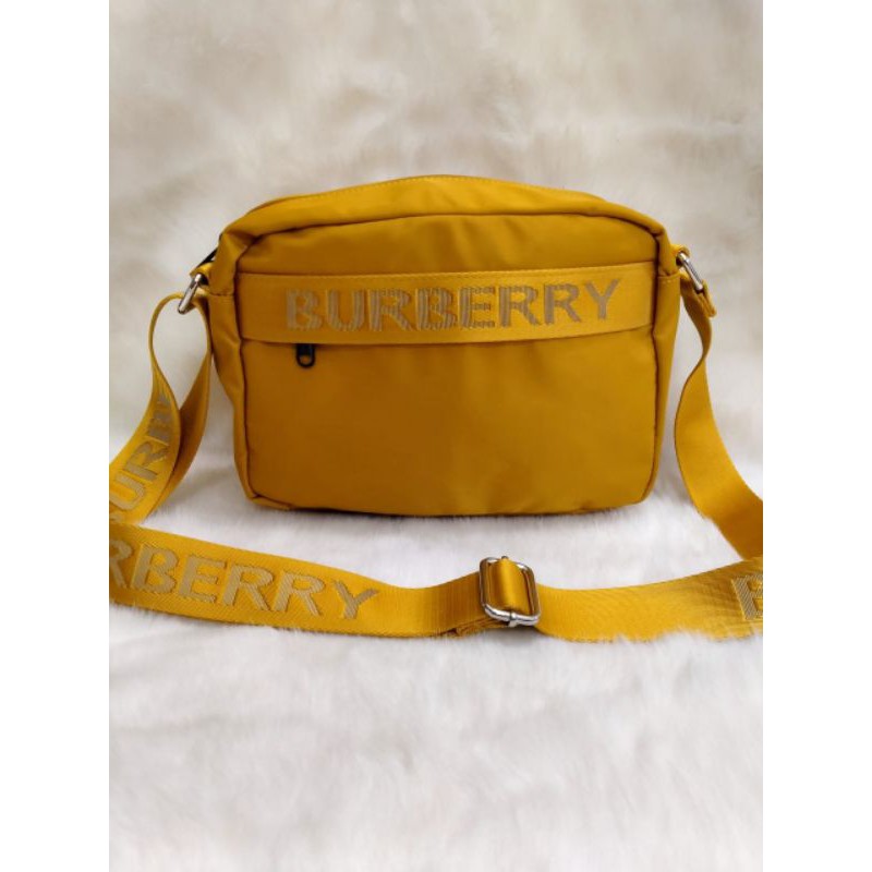 Burberry selempang,  Burberry Slingbag