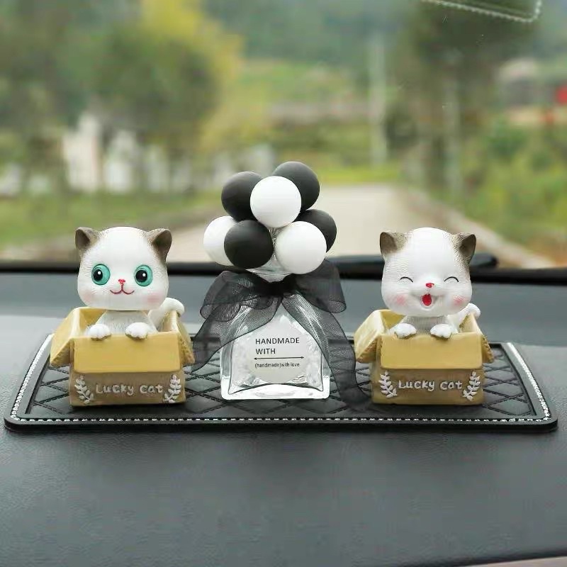 pajangan kucing mobil hiasan boneka kucing balon parfume KUCING KARDUS // Hiasan pajangan solar dashboard dasbor mobil kucing lucky cat